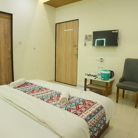 Hotel Ayodhya Virpur Eksteriør bilde