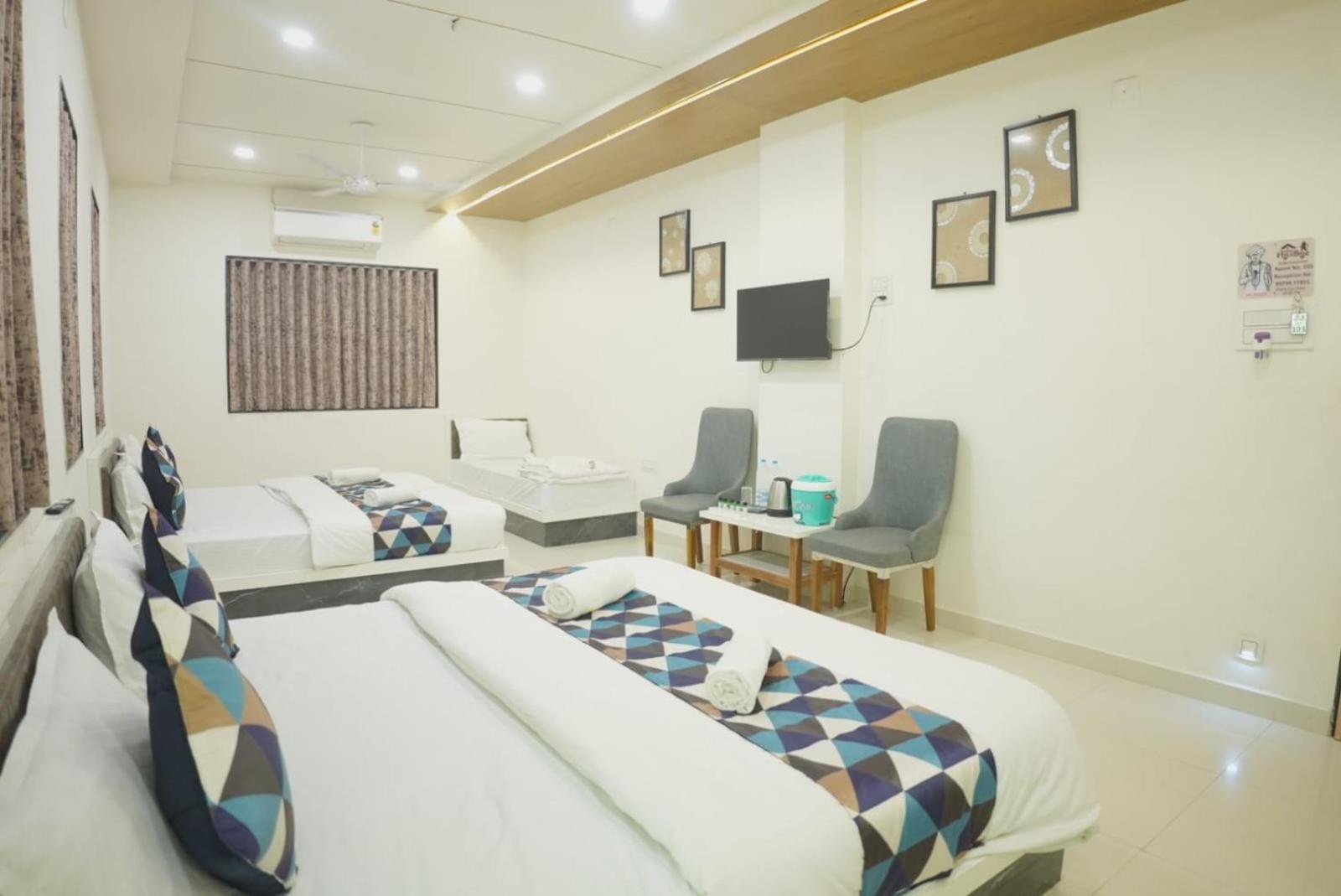 Hotel Ayodhya Virpur Eksteriør bilde